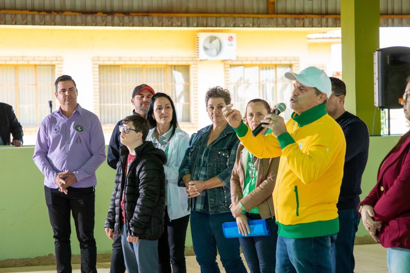 Inclusão: emoção marca a entrega da nova estrutura para a equoterapia