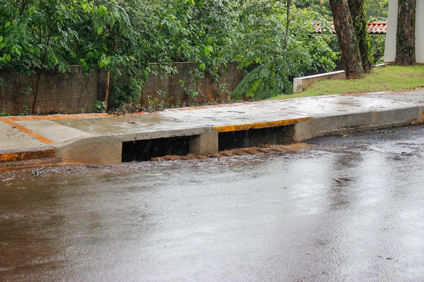 Prefeitura trabalha para melhorar estruturas de escoamento de águas pluviais
