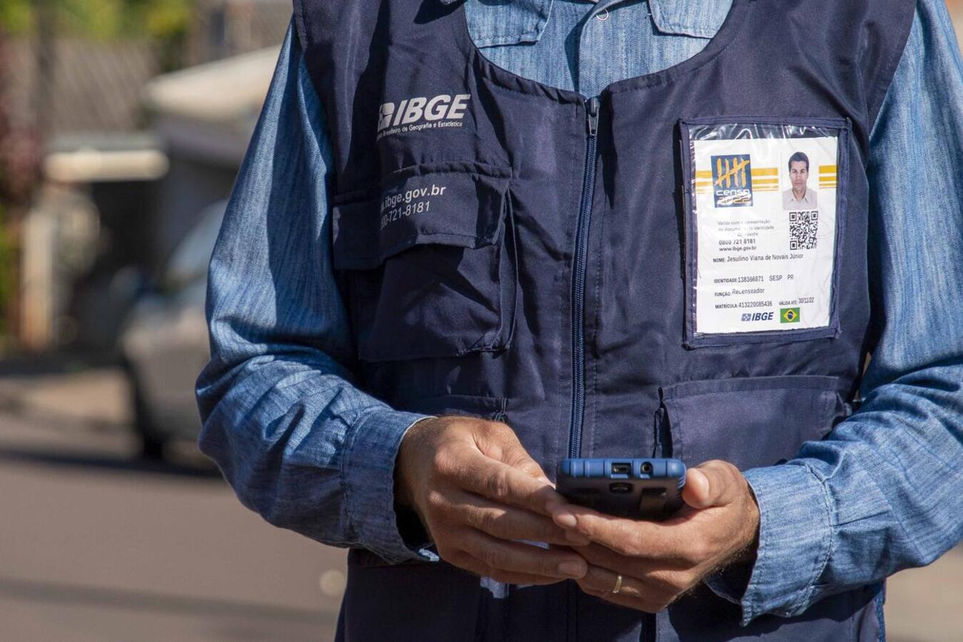 Agentes censitários orientam sobre importância de responder ao Censo 2022
