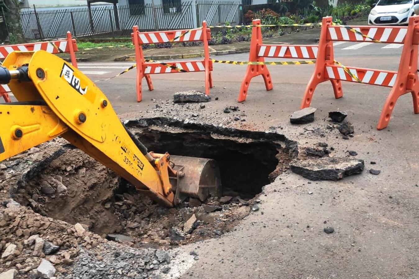 Recuperação de vias da sede e do interior estão em ritmo acelerado