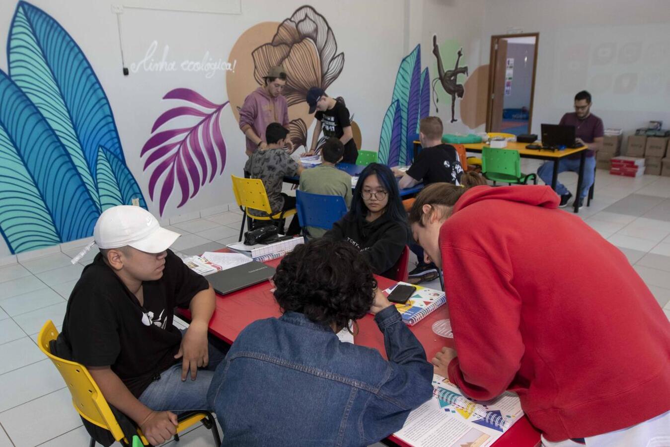 O primeiro encontro do Include Campus Party foi bastante produtivo, tanto que, em uma das classes, um robô autômato foi montado e testado com sucesso pelos alunos
