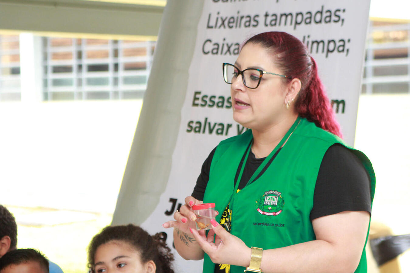 Profissionais de vários setores da Secretaria Municipal da Saúde (SMS) marcaram presença, oferecendo vários serviços e orientações à comunidade escolar