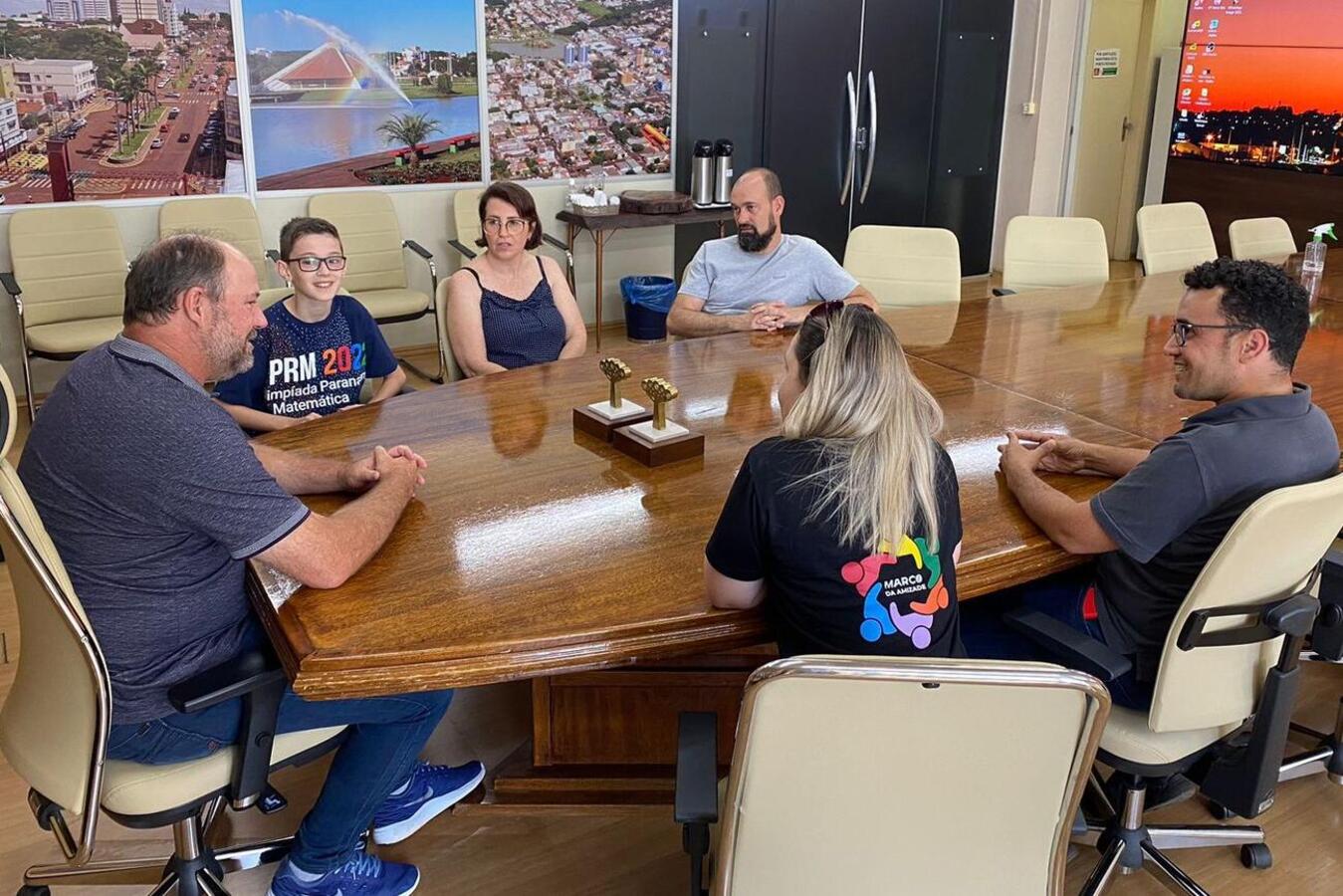 Pedro Isaac Carraro Araújo, do 7º ano da Escola Adventista de Toledo, obteve medalha de bronze e foi recebido por Ademar Dorfschmidt na tarde desta quarta (7)