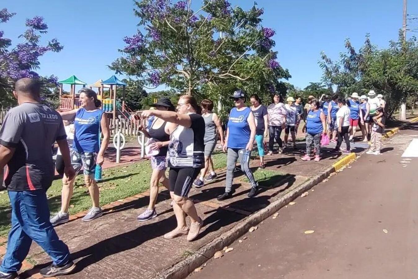 Caminhada com Café marca o encerramento do projeto Ginástica para Idosos em 2022