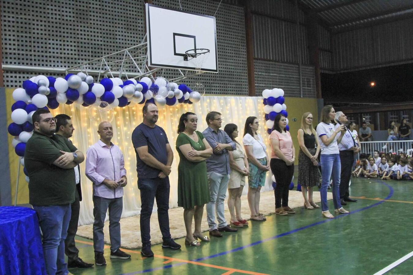 Comunidade escolar conhece futuras instalações da Alberto Santos Dumont