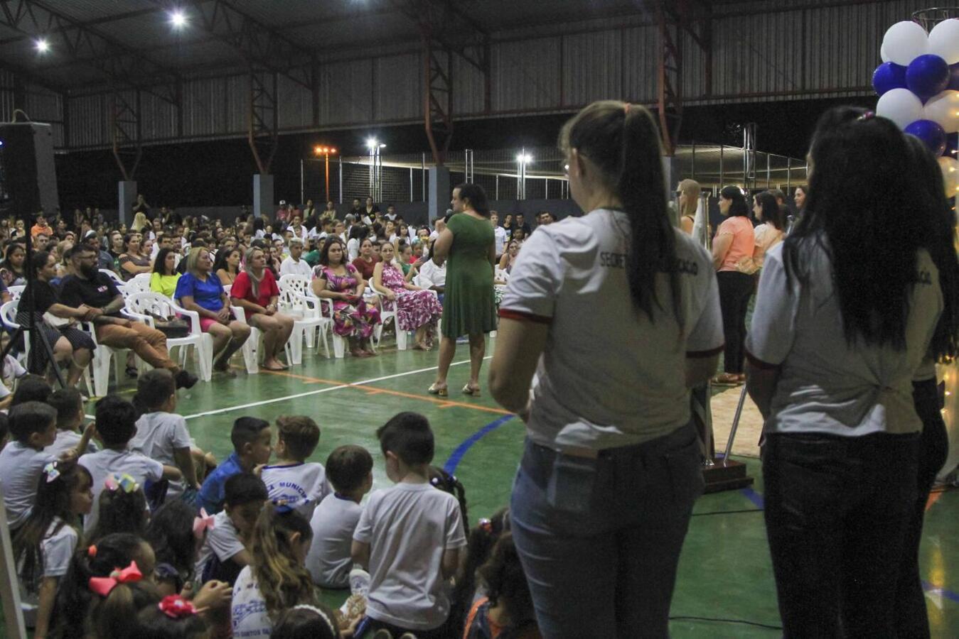 Comunidade escolar conhece futuras instalações da Alberto Santos Dumont