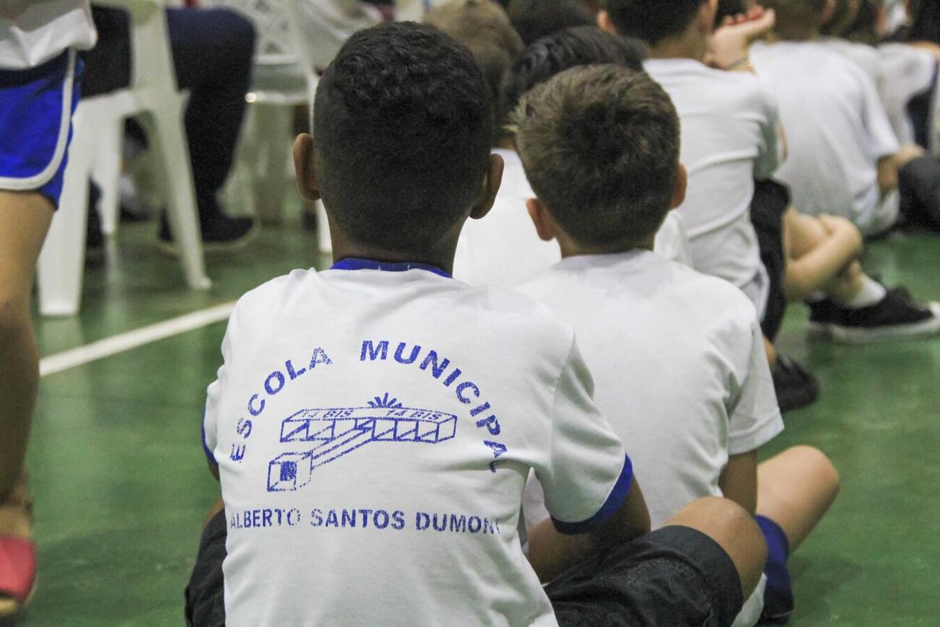Comunidade escolar conhece futuras instalações da Alberto Santos Dumont