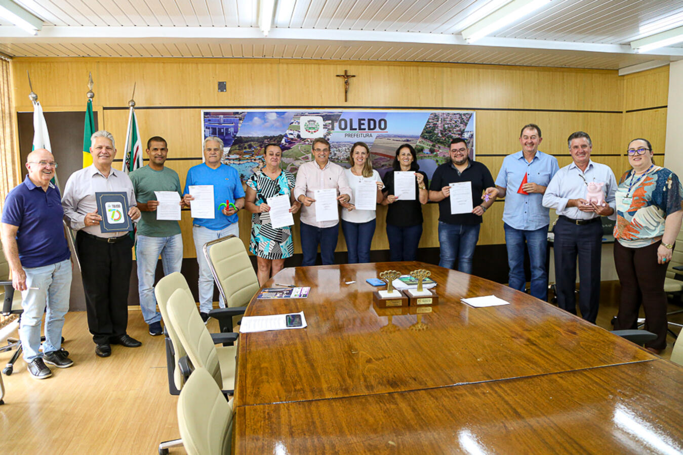 Programa prevê bolsas de estudo para professores que pretendam realizar cursos de especialização ou mestrado na área de educação     