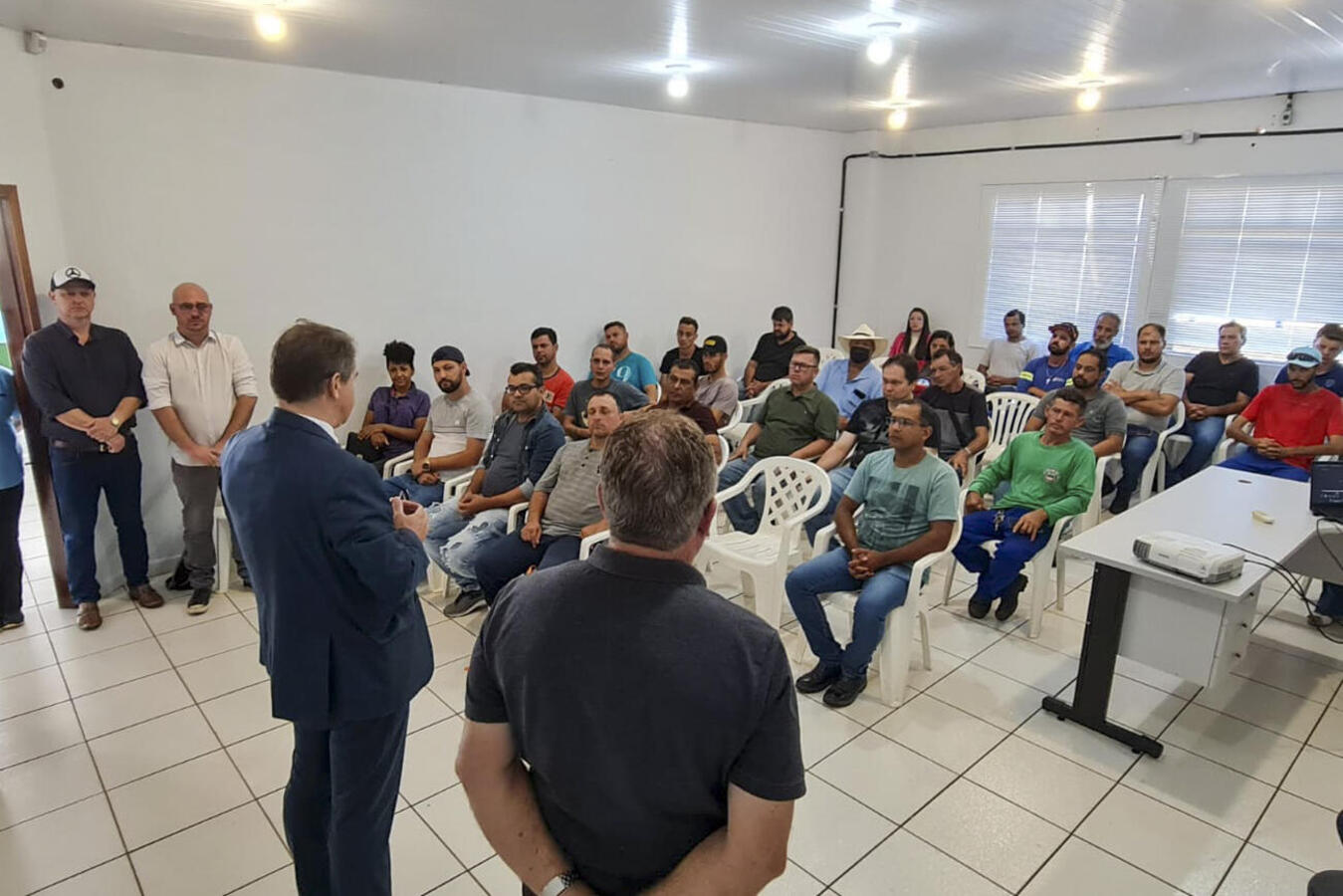 Prefeito realizou o acolhimento dos novos funcionários da empresa pública na manhã desta segunda-feira (16)