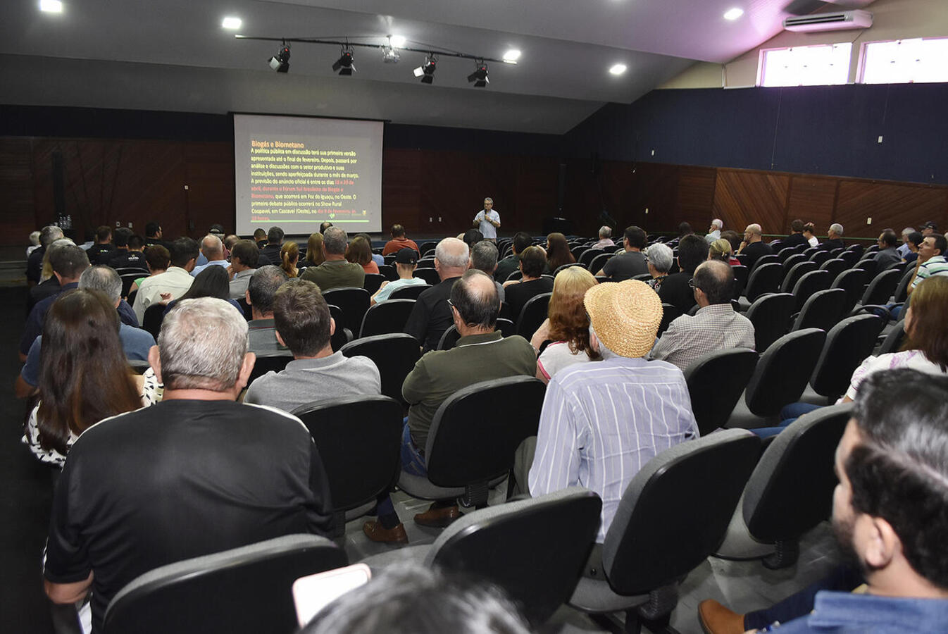 Prefeito Beto Lunitti e secretário Diego Bonaldo prestigiaram etapa local do Circuito de Negócios Agro, realizado hoje (23) no Centro de Eventos Ismael Sperafico