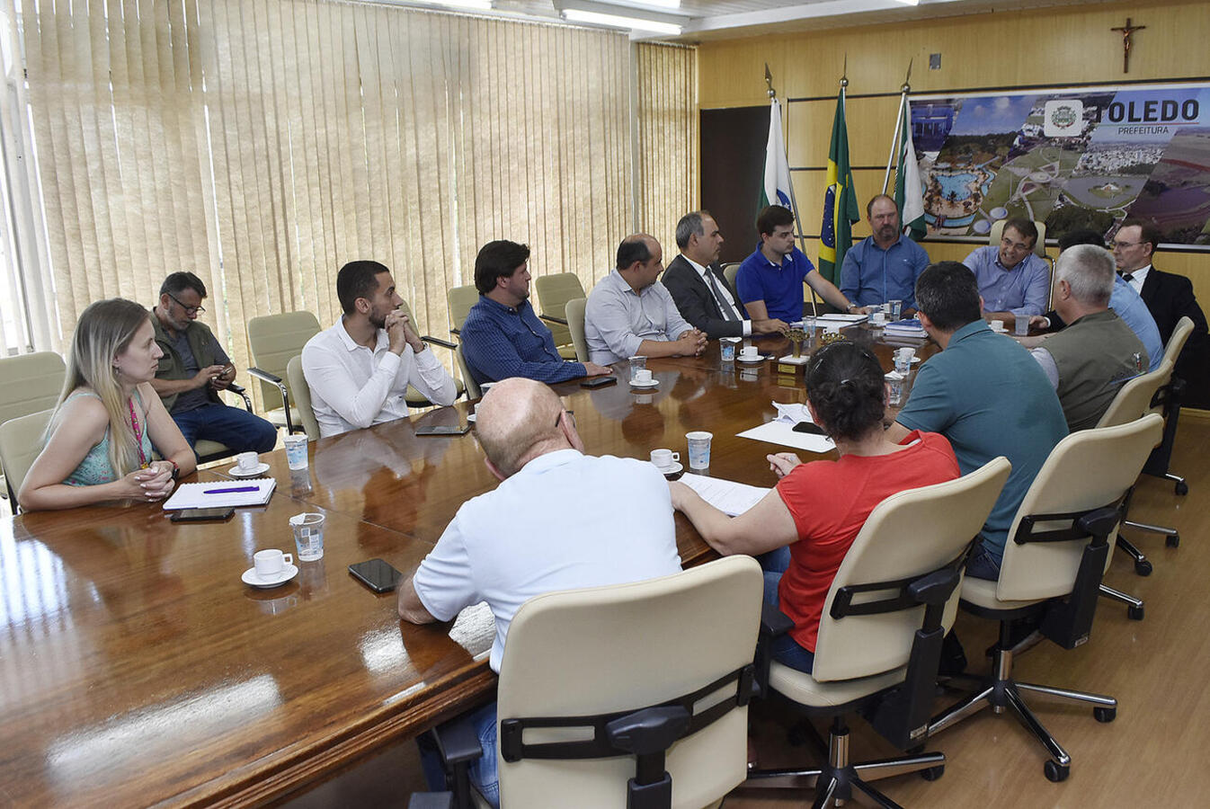Ao lado de autoridades locais, membro de Comissão de Conflitos Fundiários do TJPR participou de reunião no Paço e fez visita in loco na tarde desta terça (24)