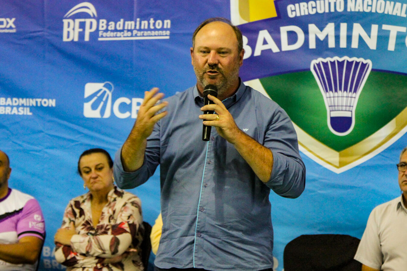 Vice-prefeito e secretários municipais prestigiam abertura de nacional de badminton