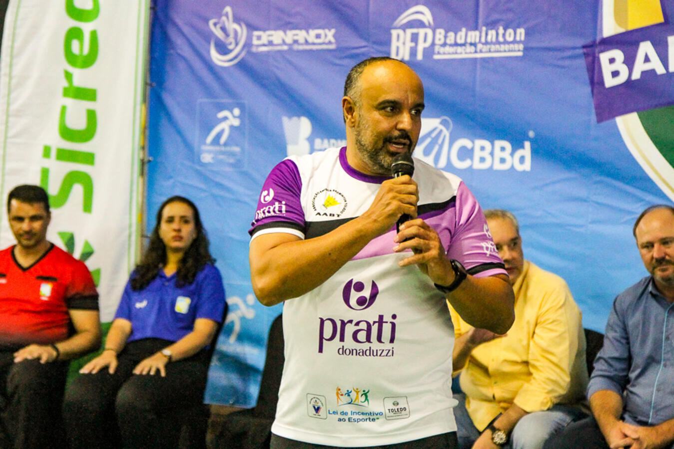 Vice-prefeito e secretários municipais prestigiam abertura de nacional de badminton