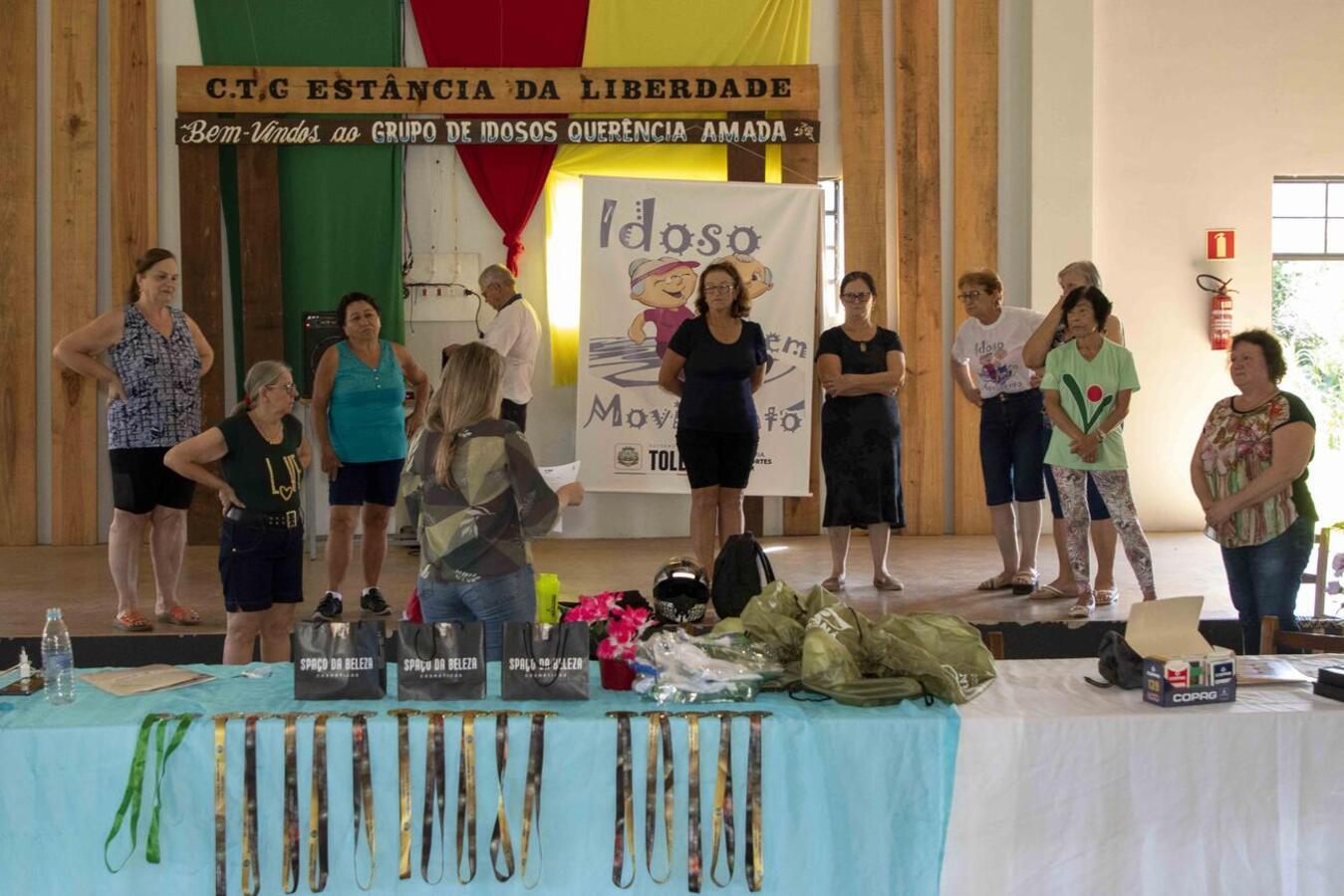 Dia da Mulher: idosas participam do 1º Torneio de Bolãozinho de Mesa
