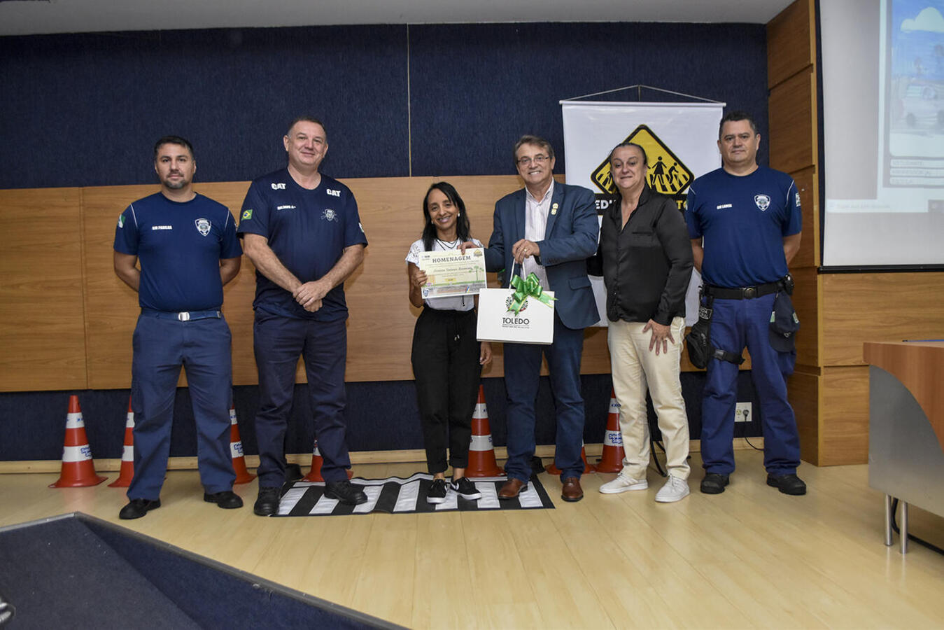 Grupo de 13 estudantes do 4º ano recebeu certificado e um kit com diversos mimos em solenidade realizada na manhã desta quarta (15) no Auditório Acary Oliveira