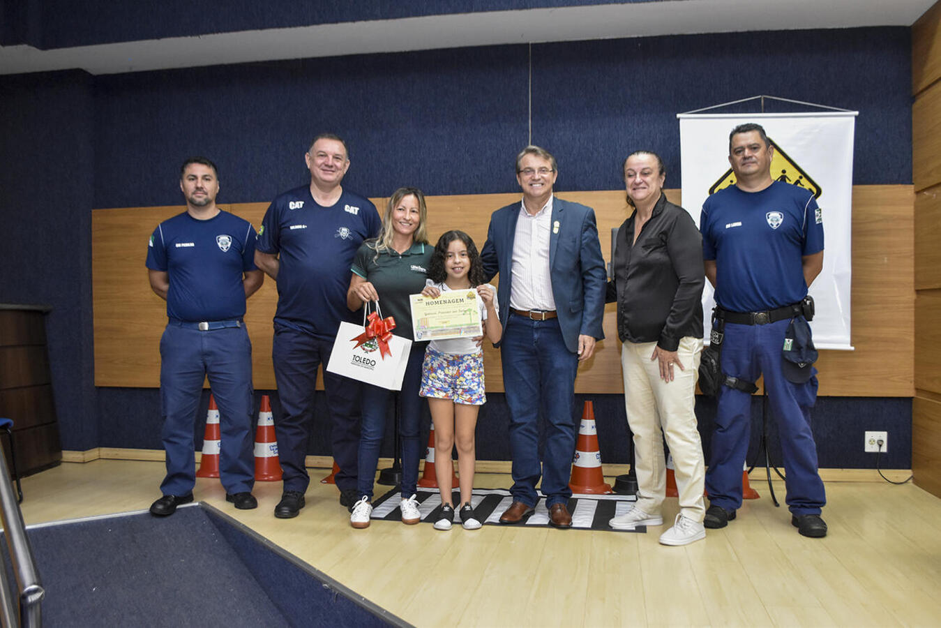 Grupo de 13 estudantes do 4º ano recebeu certificado e um kit com diversos mimos em solenidade realizada na manhã desta quarta (15) no Auditório Acary Oliveira