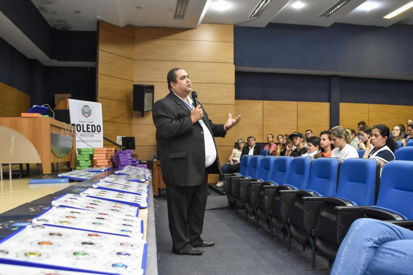 Solenidade realizada na tarde desta sexta (10) no Auditório Acary Oliveira integra ações voltadas a alunos com deficiência cujo investimento totaliza  R$ 1.116.830,00