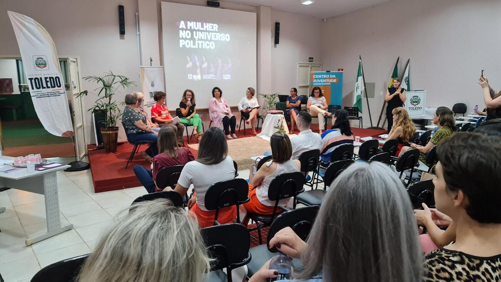 “A Mulher no Universo Político” foi uma ação promovida como parte da programação do mês da mulher em Toledo