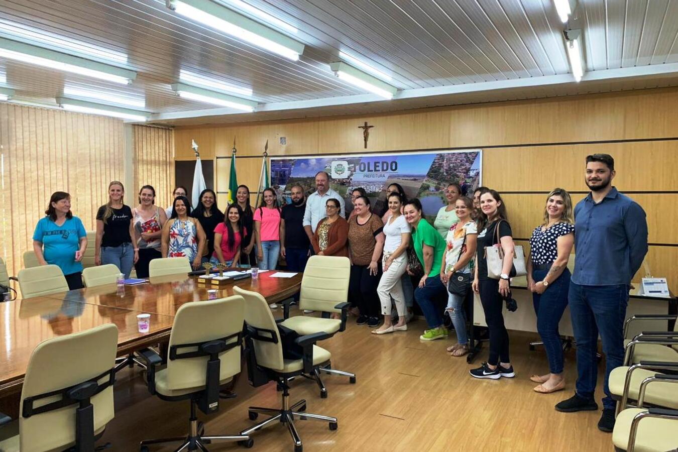 Gabinete recepciona professores e professoras do Conhecendo Toledo