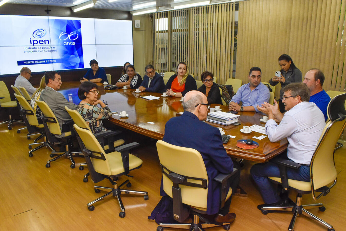 Comitiva do IPEN é recepcionada na Prefeitura de Toledo e apresenta tecnologias