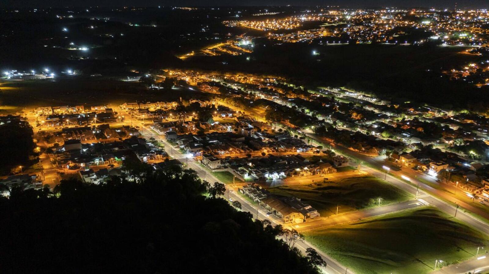 Relatório contendo o cronograma de implantação da modernização luminotécnica de Toledo foi passado durante reunião semanal entre prefeitura e concessionária