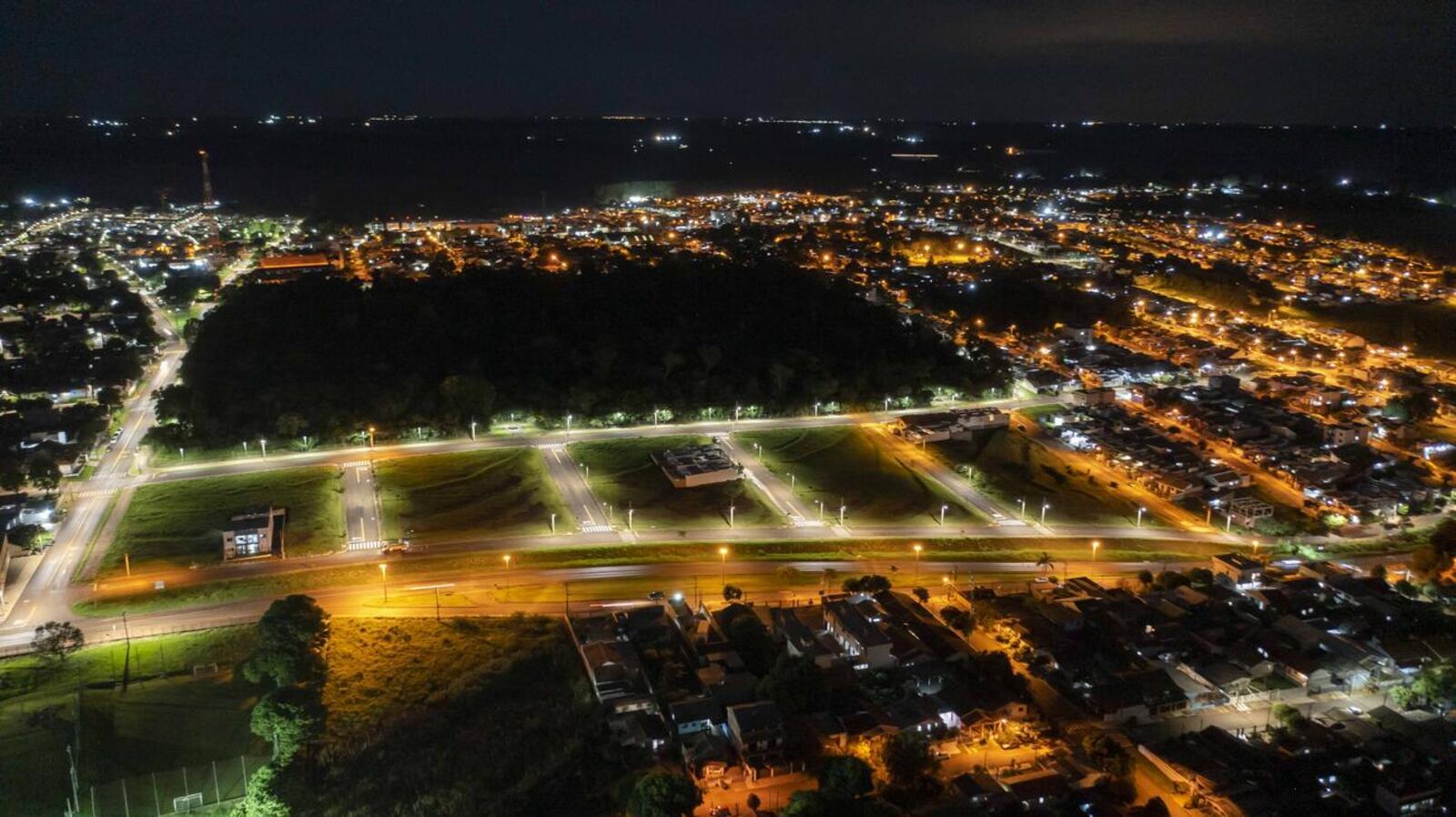 Relatório contendo o cronograma de implantação da modernização luminotécnica de Toledo foi passado durante reunião semanal entre prefeitura e concessionária