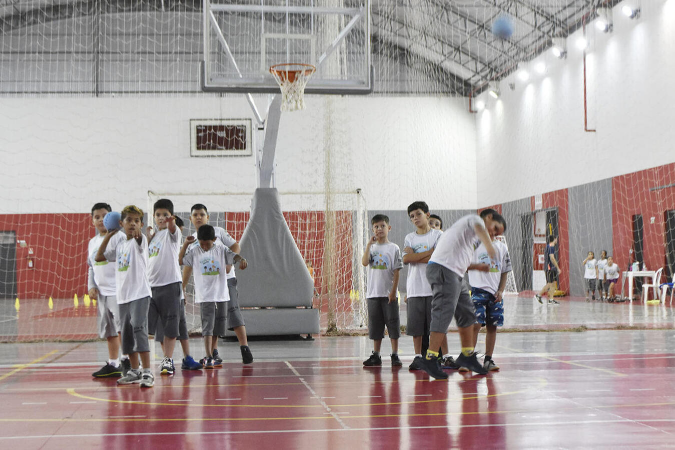 Material foi entregue à turma do 5º ano da educação integral, durante ato ocorrido na manhã desta terça-feira (4) no câmpus II da Universidade Paranaense (Unipar)