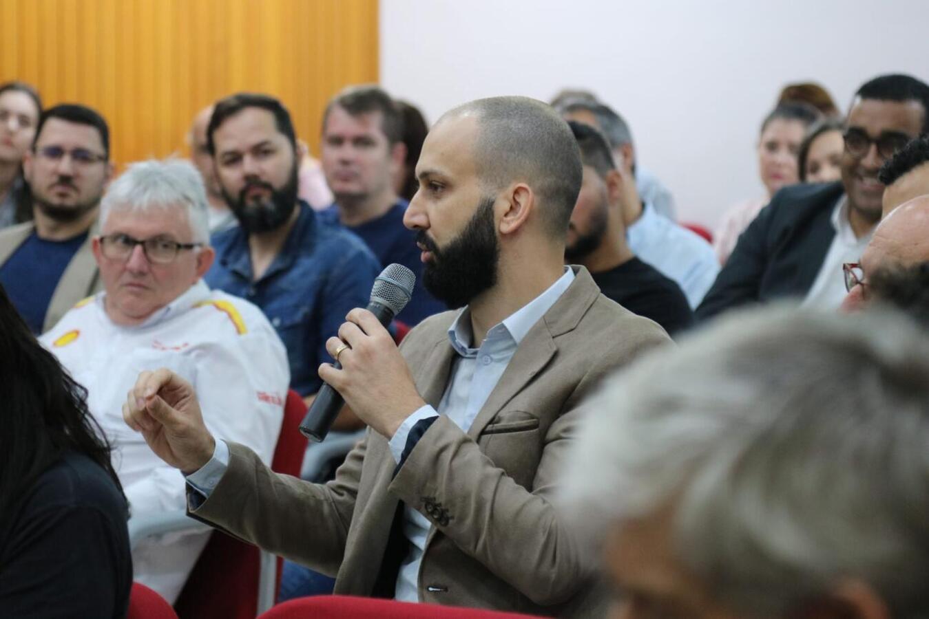 Lunitti informou que o sistema proposto já funciona em Araucária e já está em fase de implantação em outras localidades (Foto: Assessoria ACIT)