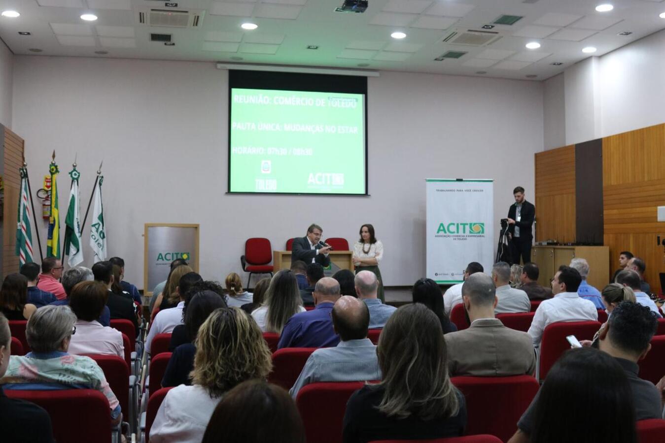 Lunitti informou que o sistema proposto já funciona em Araucária e já está em fase de implantação em outras localidades (Foto: Assessoria ACIT)