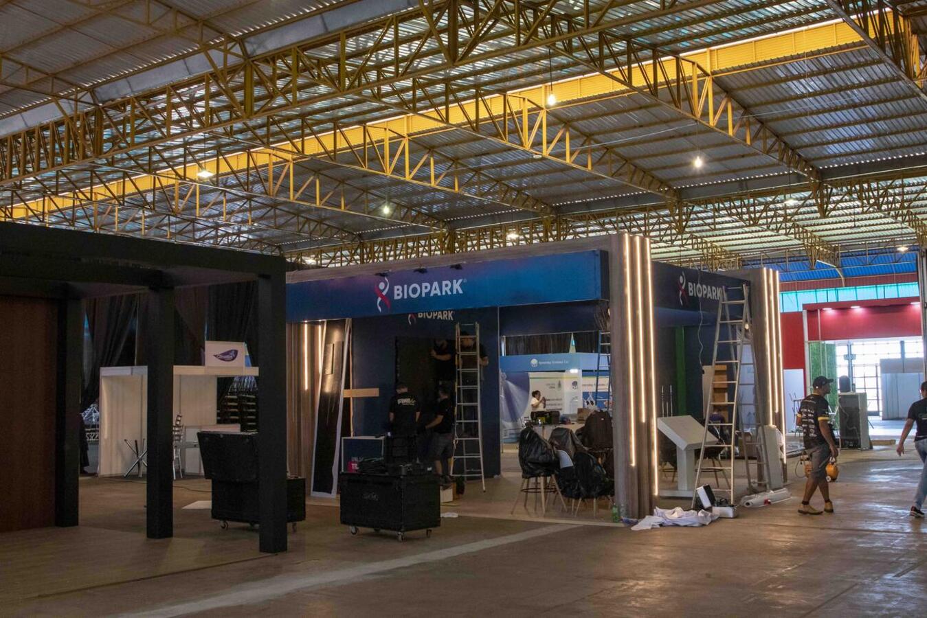 Estrutura do INOVAMEAT 2023 está sendo finalizada (foto: Fábio Ulsenheimer/Prefeitura de Toledo)