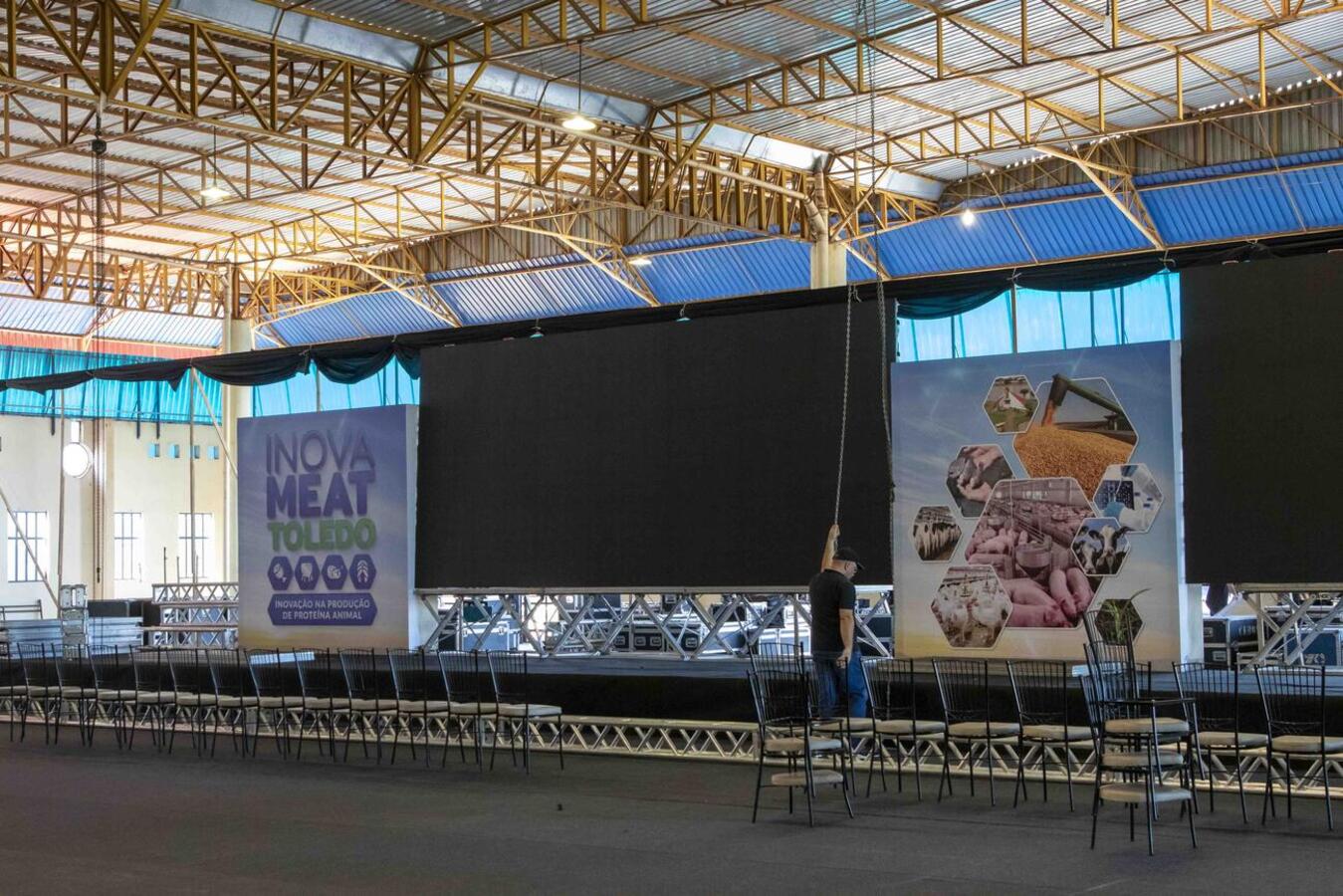 Estrutura do INOVAMEAT 2023 está sendo finalizada (foto: Fábio Ulsenheimer/Prefeitura de Toledo)