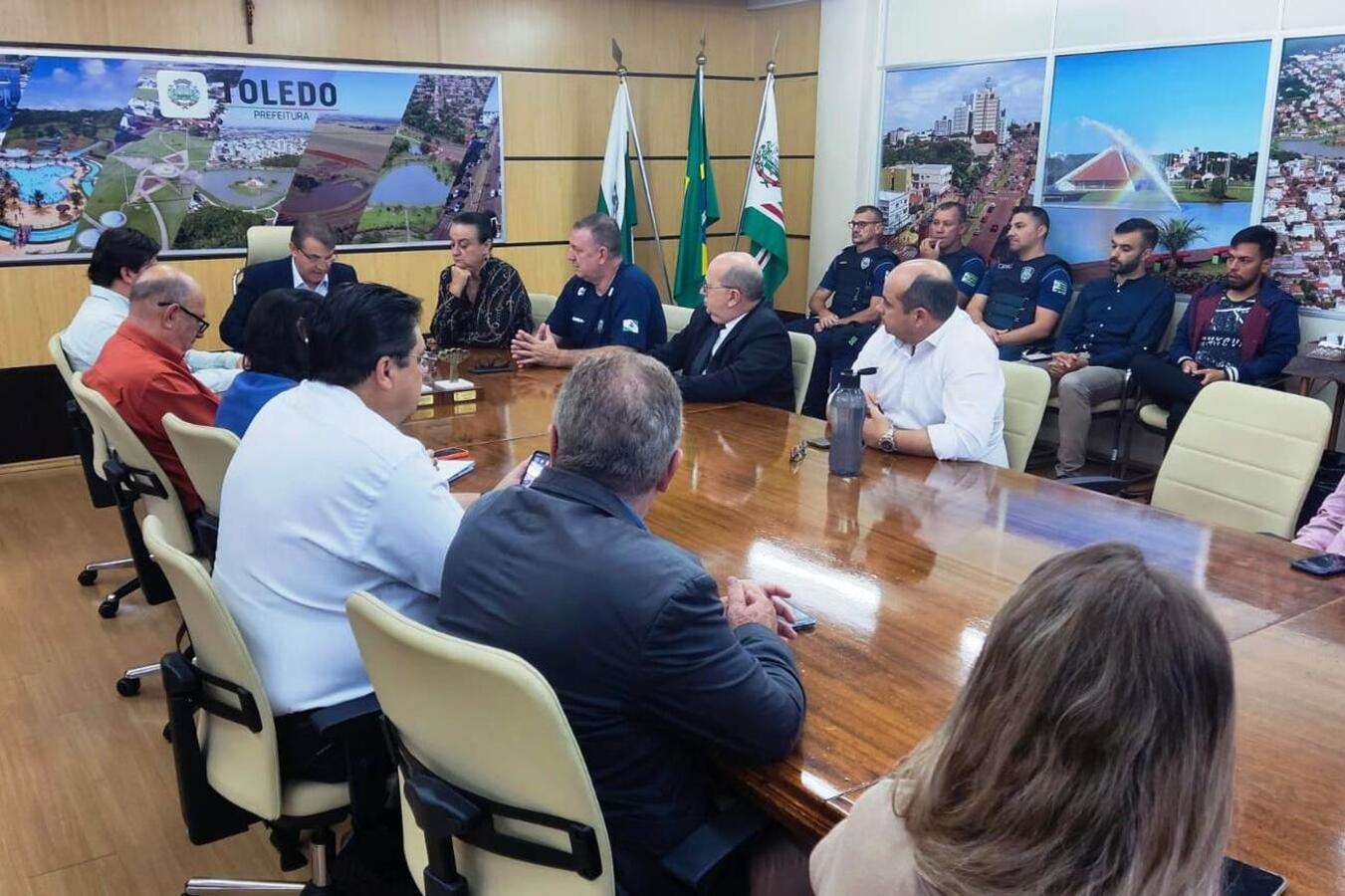 Gabinete e secretarias municipais discutem ações de segurança em escolas e CMEI’s