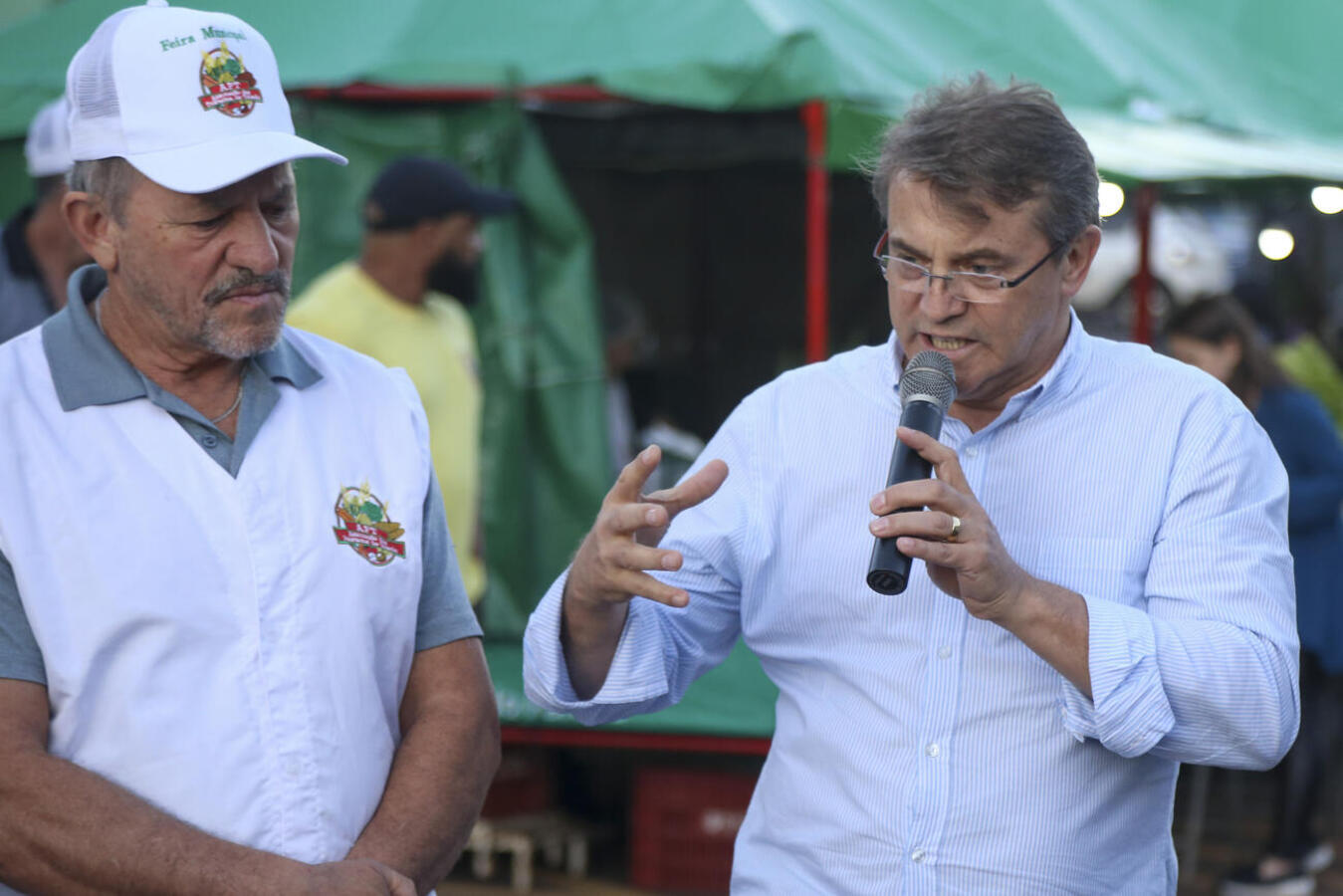 Ato marcou a entrega das novas barracas da Feira do Produtor de Toledo