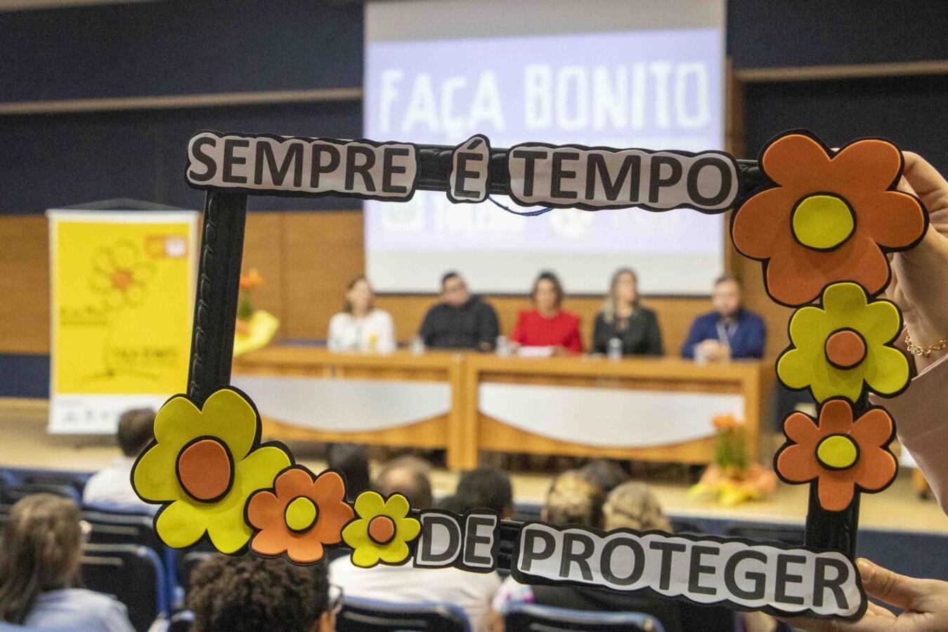 A campanha “Faça Bonito: Proteja Nossas Crianças e Adolescentes”, é alusiva ao Dia Nacional de Combate ao Abuso e Exploração Sexual contra Crianças e Adolescentes.