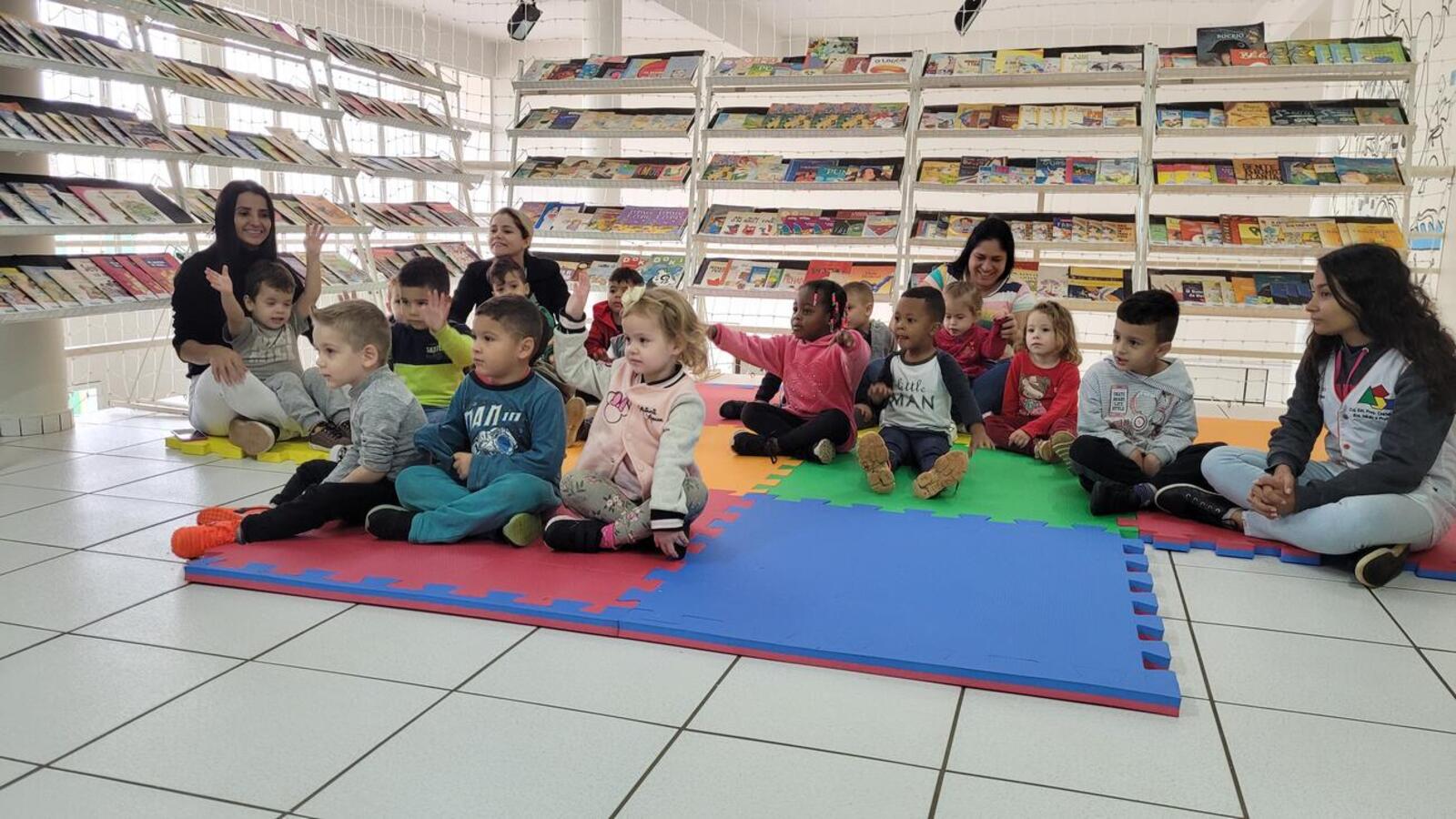 Iniciada hoje (31), a atividade de contação de histórias será realizada no espaço sempre na última quarta-feira de cada mês, em quatro horários (9h, 10h, 14h e 15h)