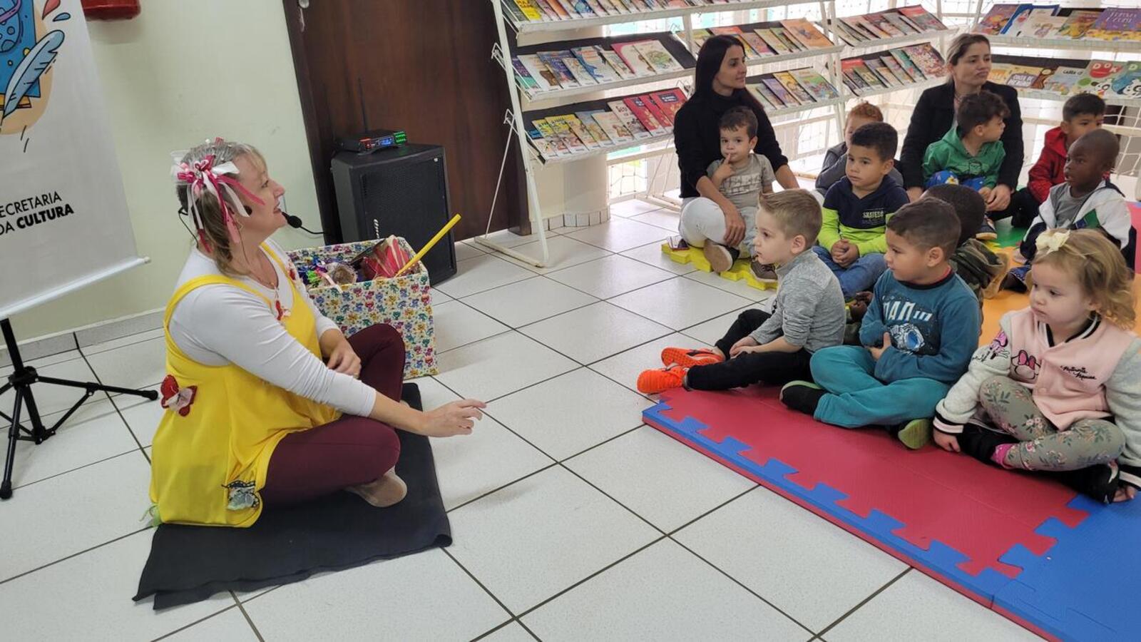 Iniciada hoje (31), a atividade de contação de histórias será realizada no espaço sempre na última quarta-feira de cada mês, em quatro horários (9h, 10h, 14h e 15h)