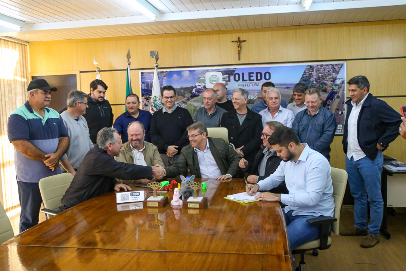 Prefeitura sanciona decreto em prol da ARLS Orvalho de Hermon