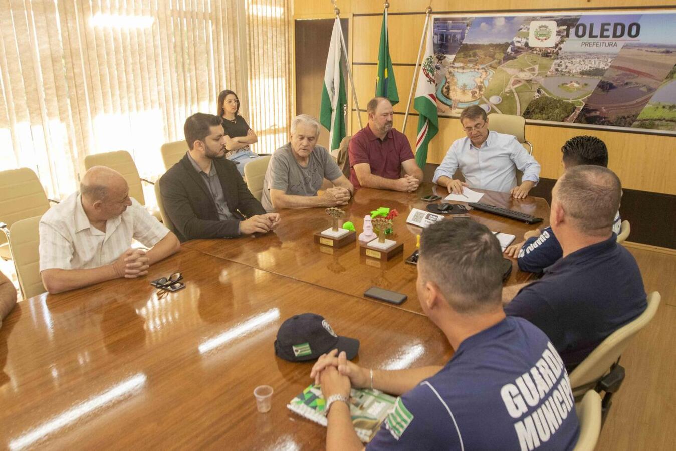 Encontro na manhã desta sexta (26), na Sala de Reuniões do Gabinete do Prefeito, definiu detalhes que estarão em edital para concorrência para concessão do serviço