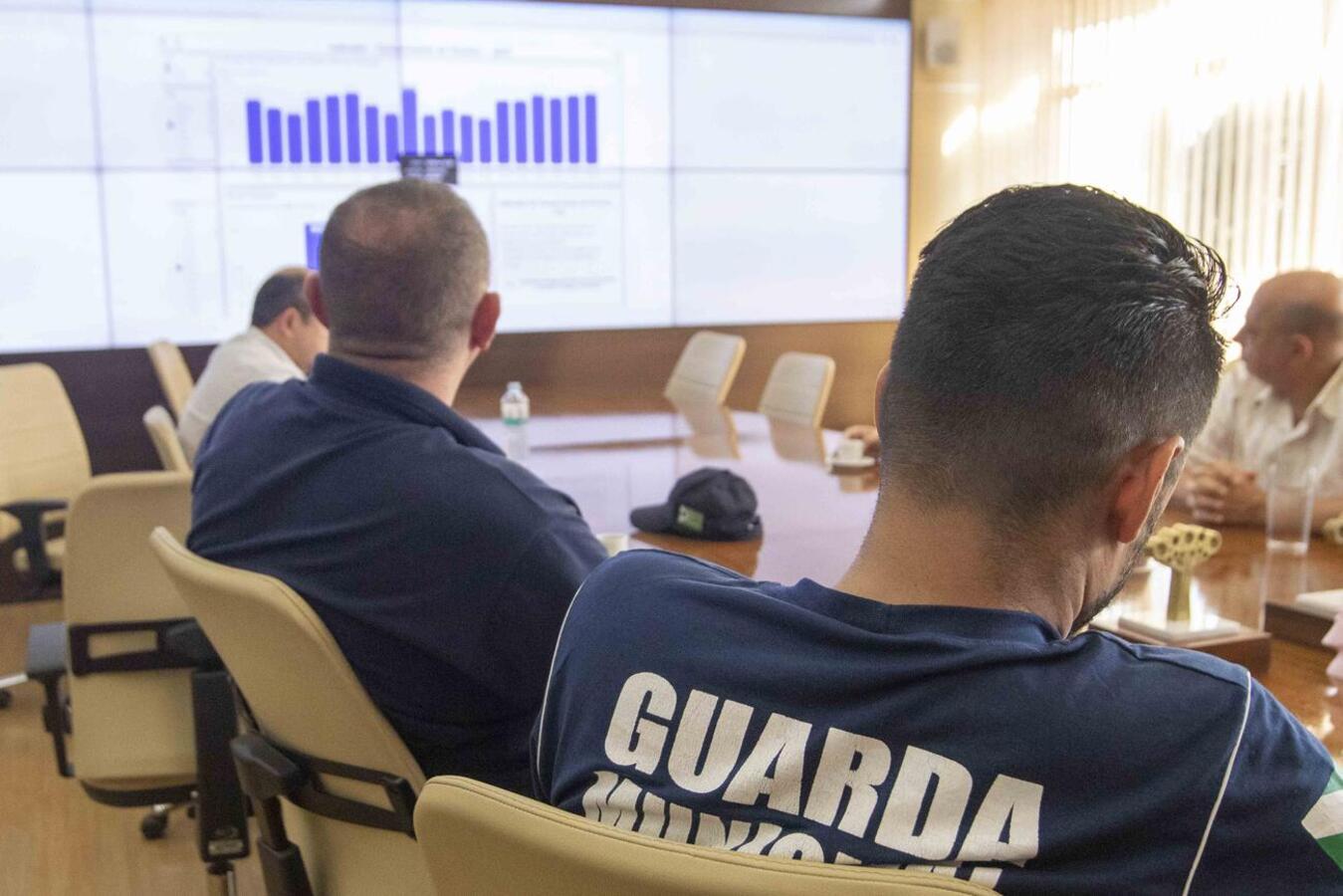 Encontro na manhã desta sexta (26), na Sala de Reuniões do Gabinete do Prefeito, definiu detalhes que estarão em edital para concorrência para concessão do serviço