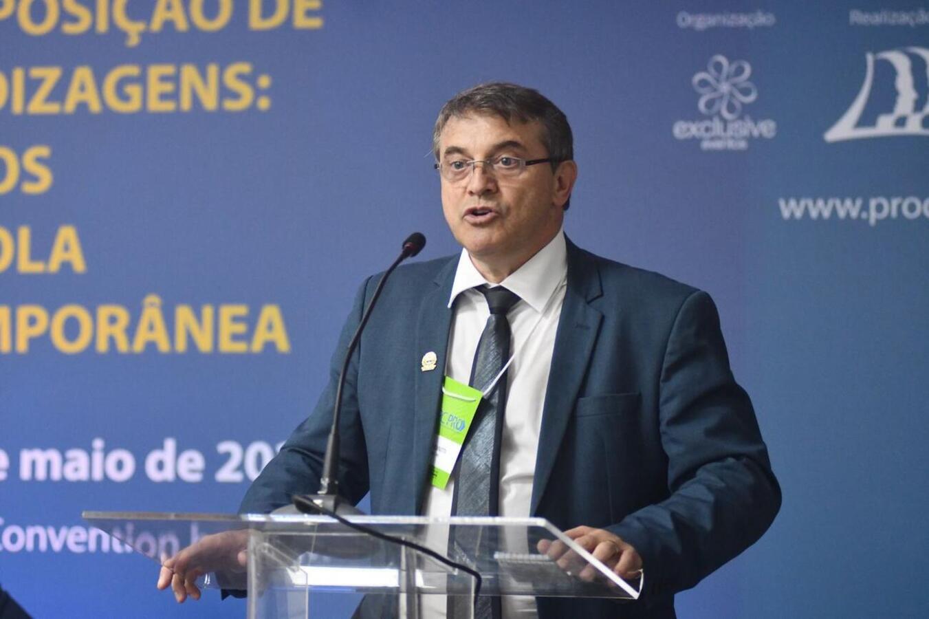Prefeito de Toledo fala durante simpósio em Recife_Crédito Enaldo Pinto