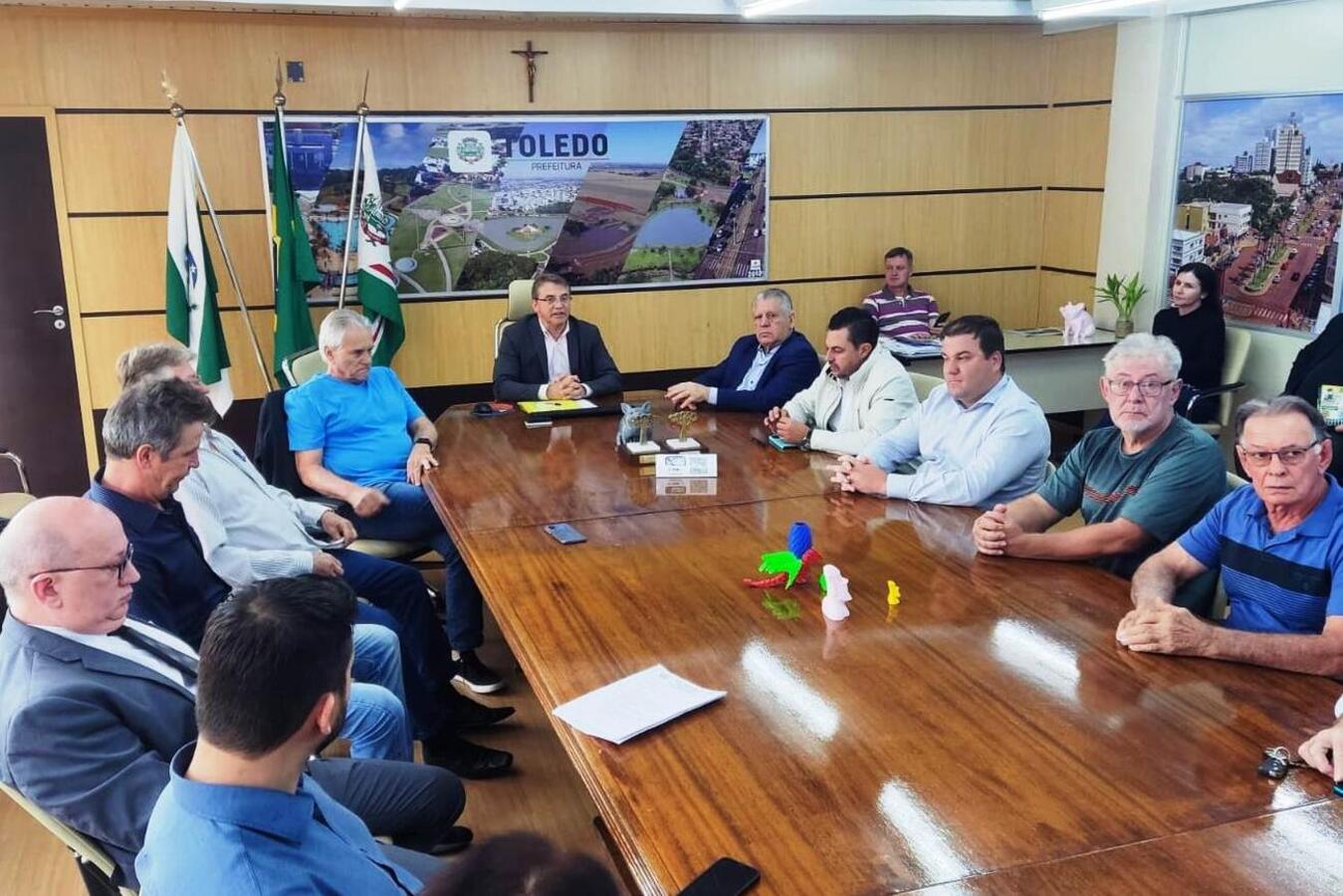 Prefeitura de Toledo repassa planta frigorífica para COOVICAPAR 