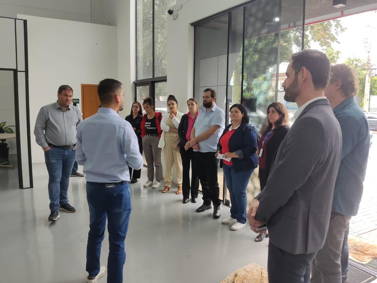 Em visita ao município nesta quarta-feira (3), representantes da Acnur, da OIM e da Cáritas iniciaram agenda em encontro na Sala de Reuniões do Gabinete do Prefeito