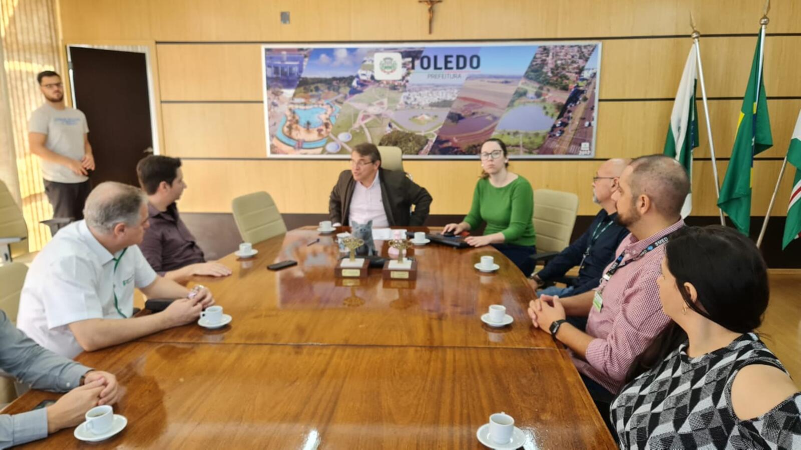 Comitiva foi recebida pelo prefeito para discutir possibilidades de locais onde o IFPR deve se estabelecer em Toledo