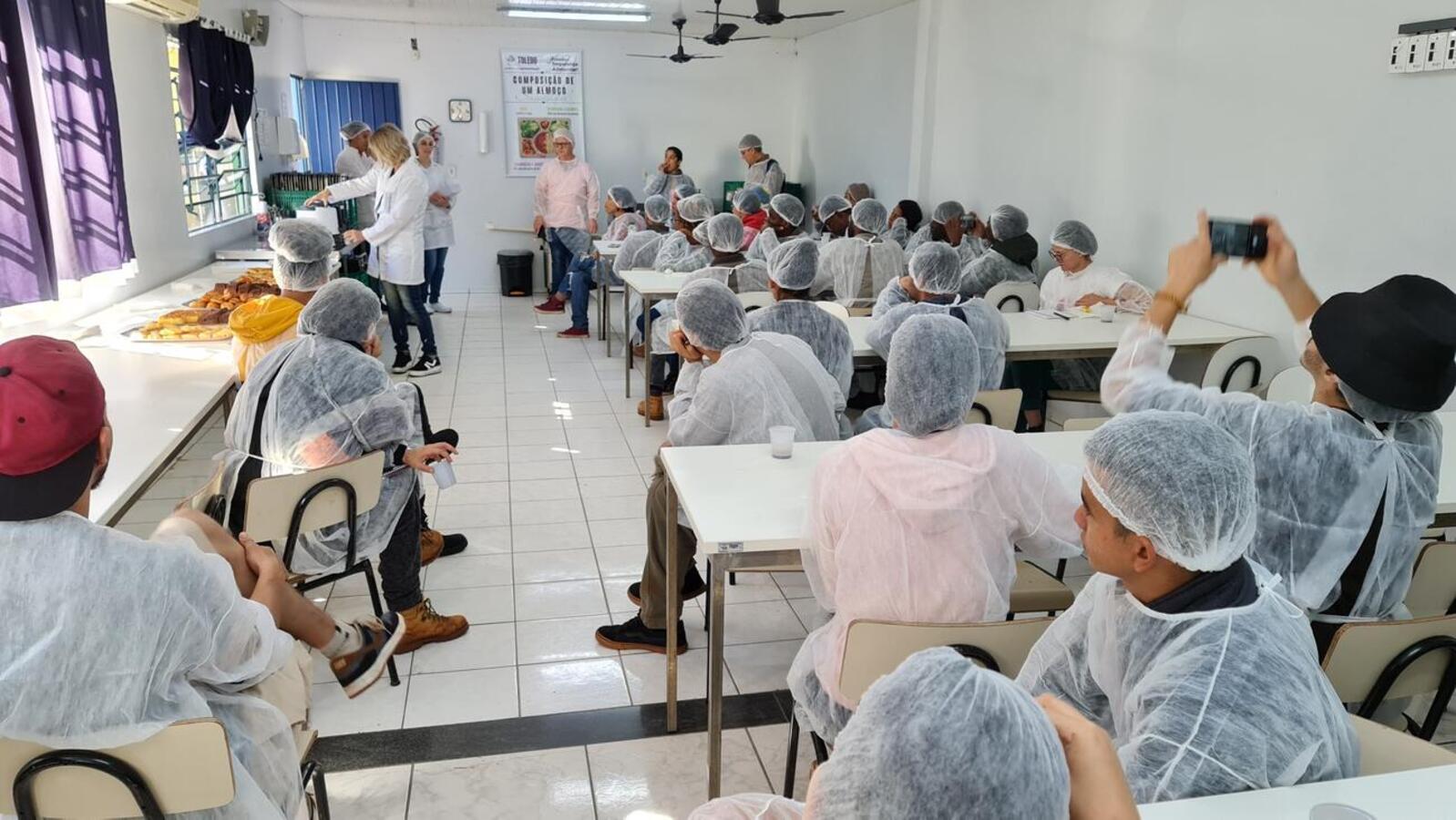 Acadêmicos e professores da Universidade Federal da Integração Latino-Americana (UNILA), de Foz do Iguaçu, realizaram uma visita técnica em Toledo