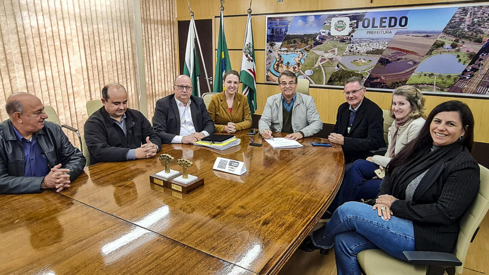 Prefeito assina portarias de aposentadoria e agradece servidor pela dedicação