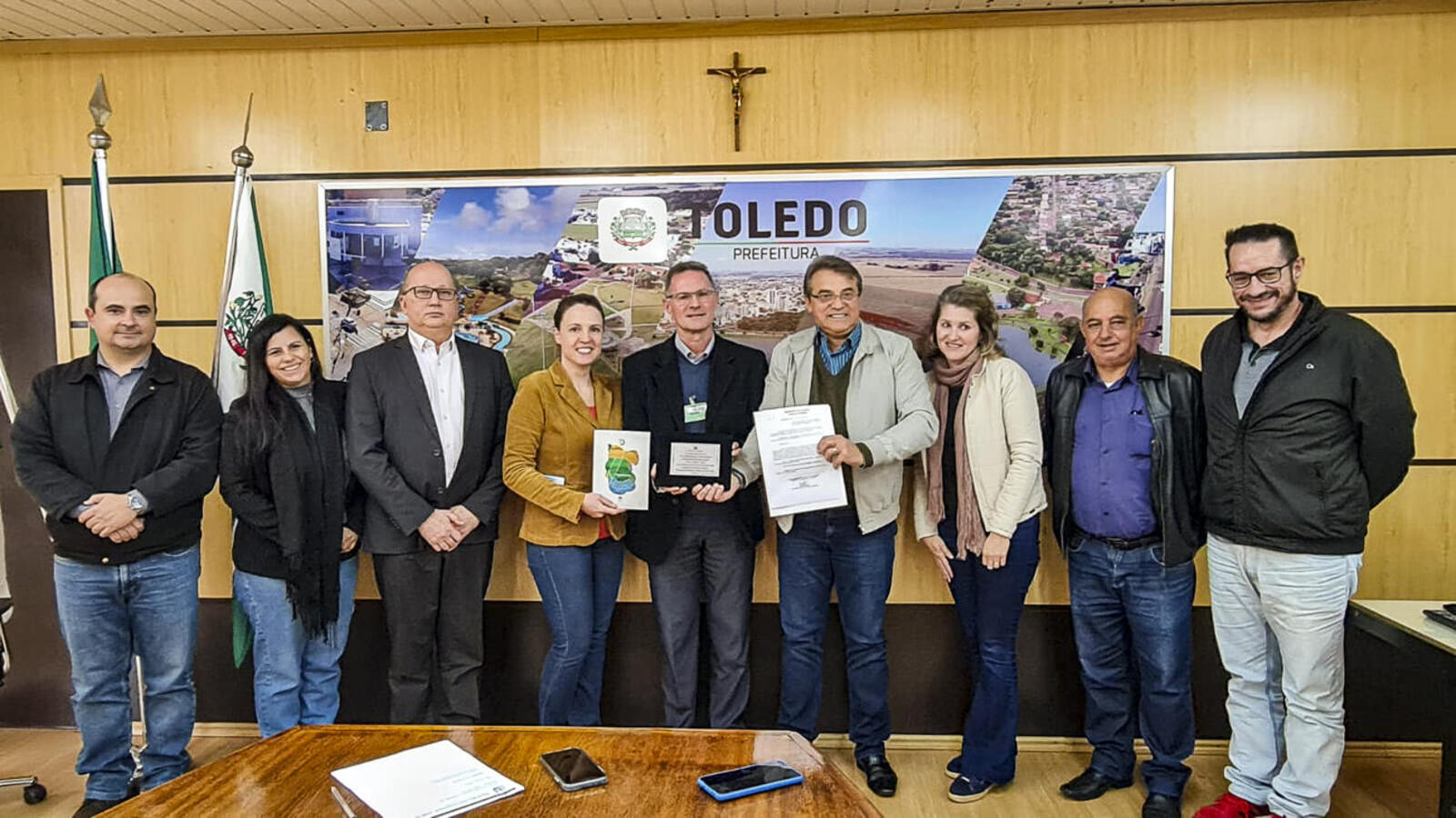 Prefeito assina portarias de aposentadoria e agradece servidor pela dedicação