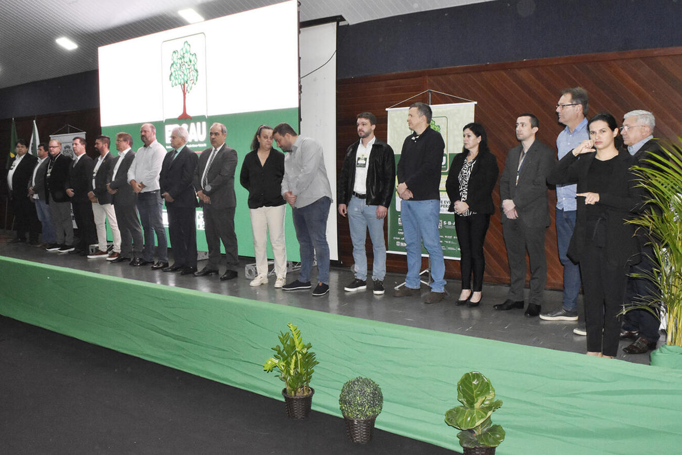 Anfiteatro do Centro de Eventos Ismael Sperafico recebe nesta quarta e quinta-feira (28 e 29) o Encontro Regional Sul de Arborização Urbana 