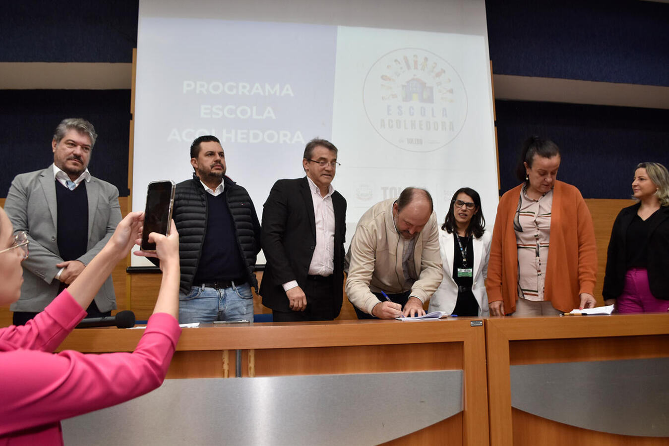 A intenção é atender os aproximadamente 400 alunos imigrantes de diversas nacionalidades.