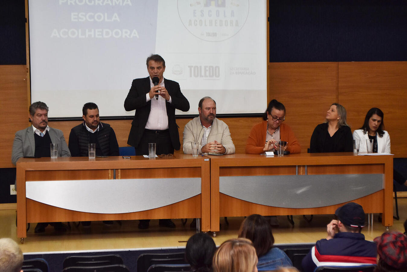 A intenção é atender os aproximadamente 400 alunos imigrantes de diversas nacionalidades.