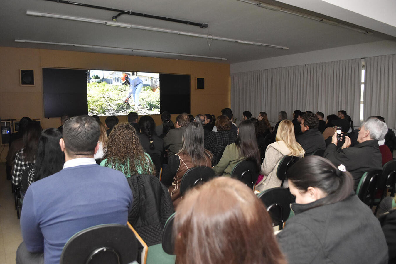 Evento realizado no auditório da Escola de Governo na tarde desta quinta-feira (22) permitirá expansão de ações que já são realizadas na rede municipal de ensino 